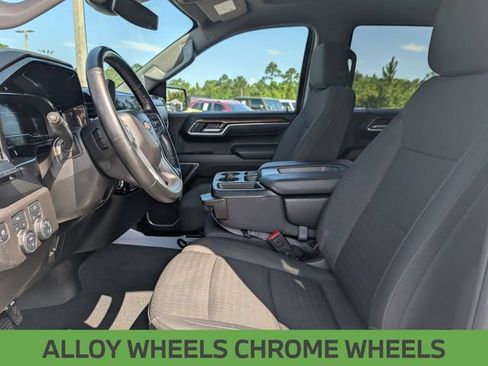 Used 2025 Chevrolet Silverado 1500 LT AWD/4WD image 16