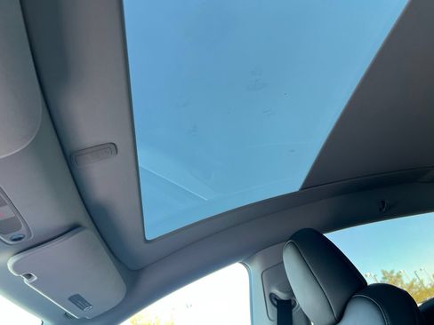 Used 2025 Tesla Model Y Performance AWD/4WD image 37