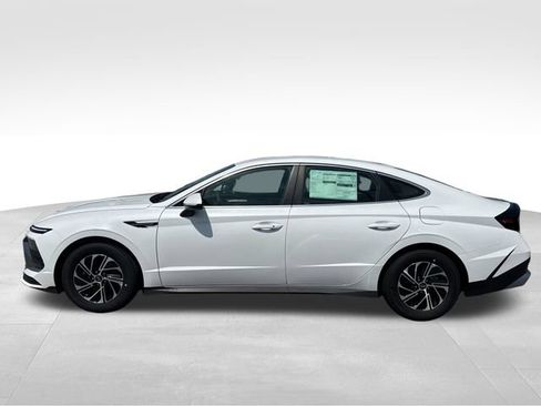 New 2026 Hyundai Sonata Blue FWD image 2