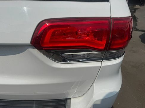 Used 2021 Jeep Grand Cherokee Overland AWD/4WD image 38