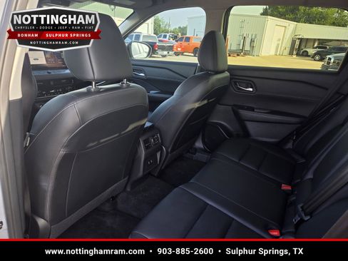 Used 2024 Nissan Rogue SL FWD image 29