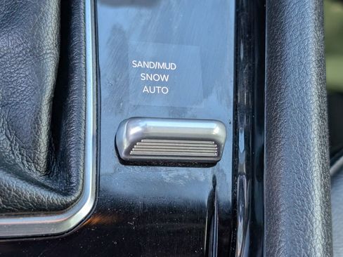 Used 2024 Jeep Compass Limited image 21