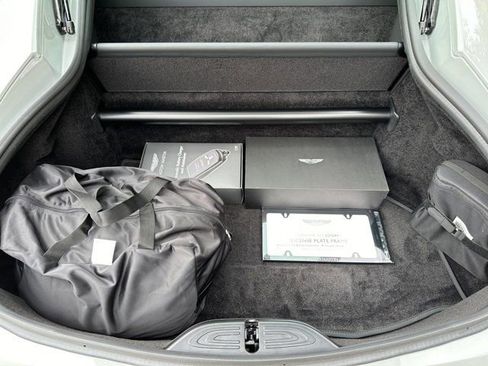 Used 2025 Aston Martin V8 Vantage Coupe image 30