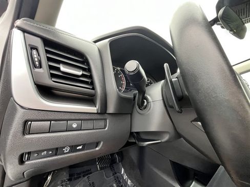 Used 2025 Nissan Rogue SV AWD/4WD image 19