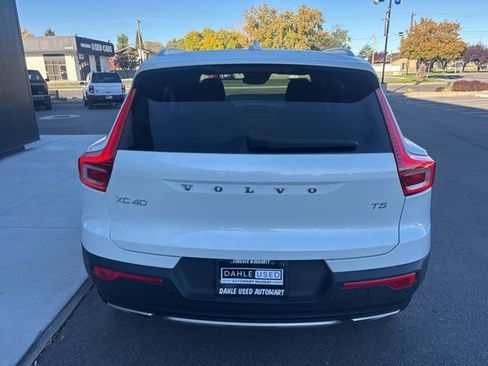 Used 2019 Volvo XC40 T5 Inscription image 7