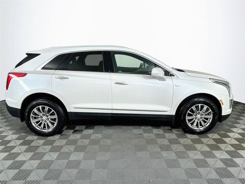 Used 2018 Cadillac XT5 Luxury w/ Driver Awareness Package FWD image 10
