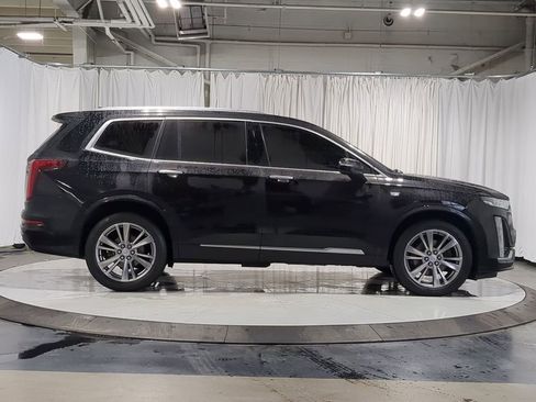 Used 2023 Cadillac XT6 Premium Luxury image 15