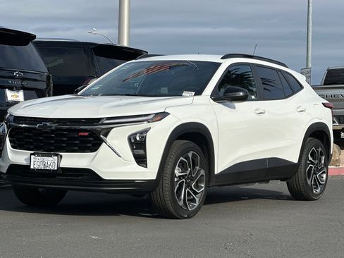 Used 2025 Chevrolet Trax RS w/ Driver Confidence Package image 9