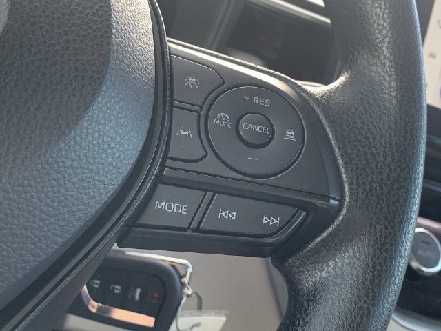 Used 2026 Toyota Corolla LE FWD image 23