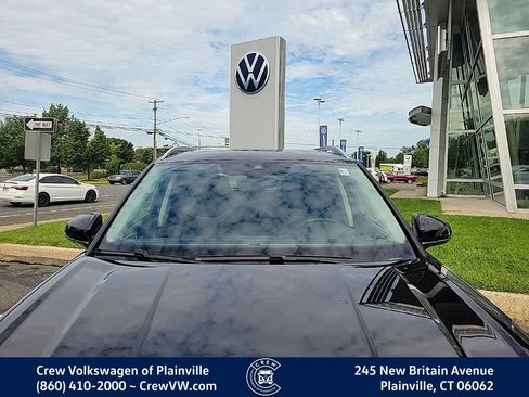 Certified 2023 Volkswagen Taos SE w/ Panoramic Sunroof Package AWD/4WD image 23