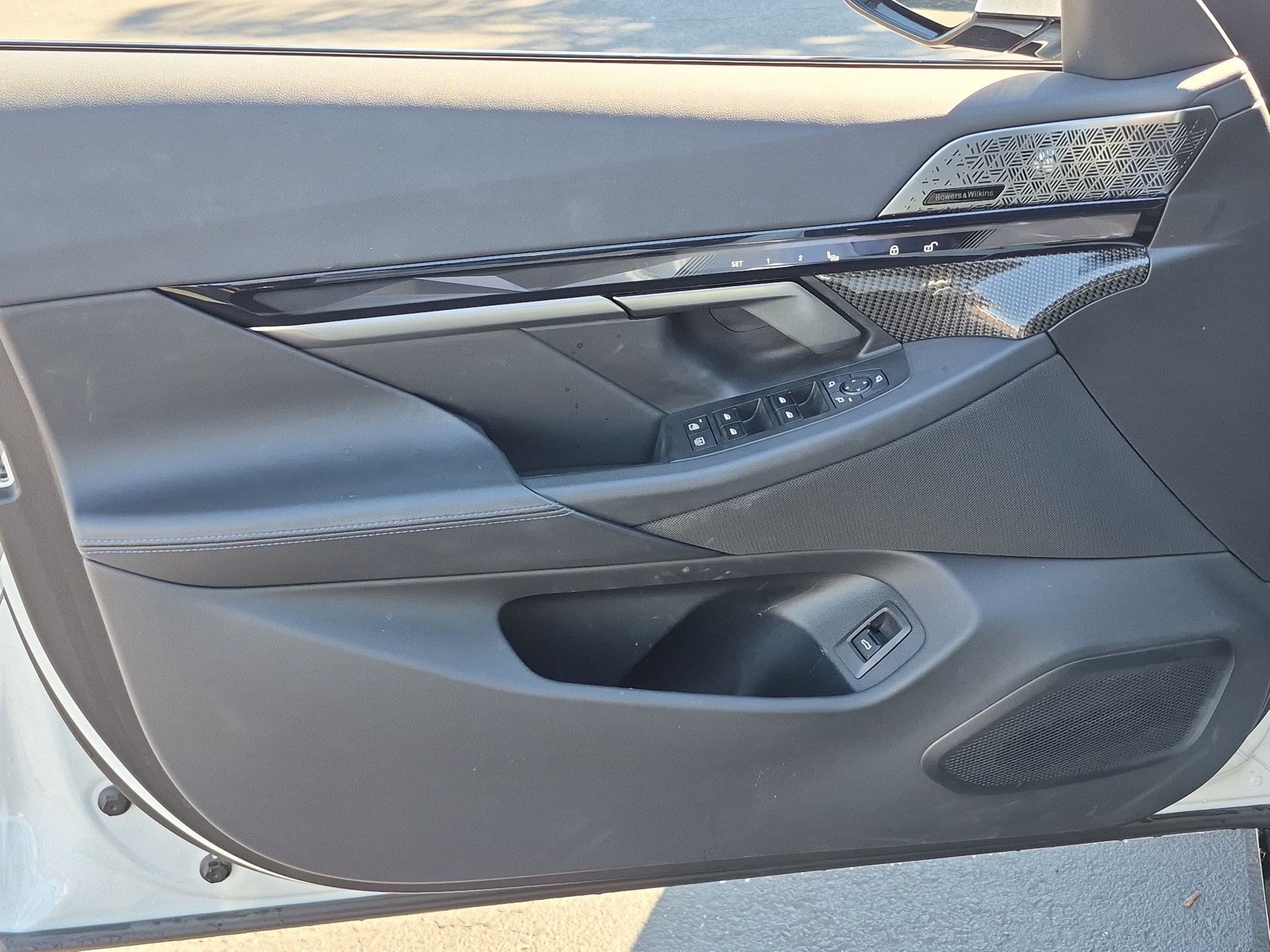 Used 2024 BMW i5 eDrive40i w/ Executive Package RWD image 13