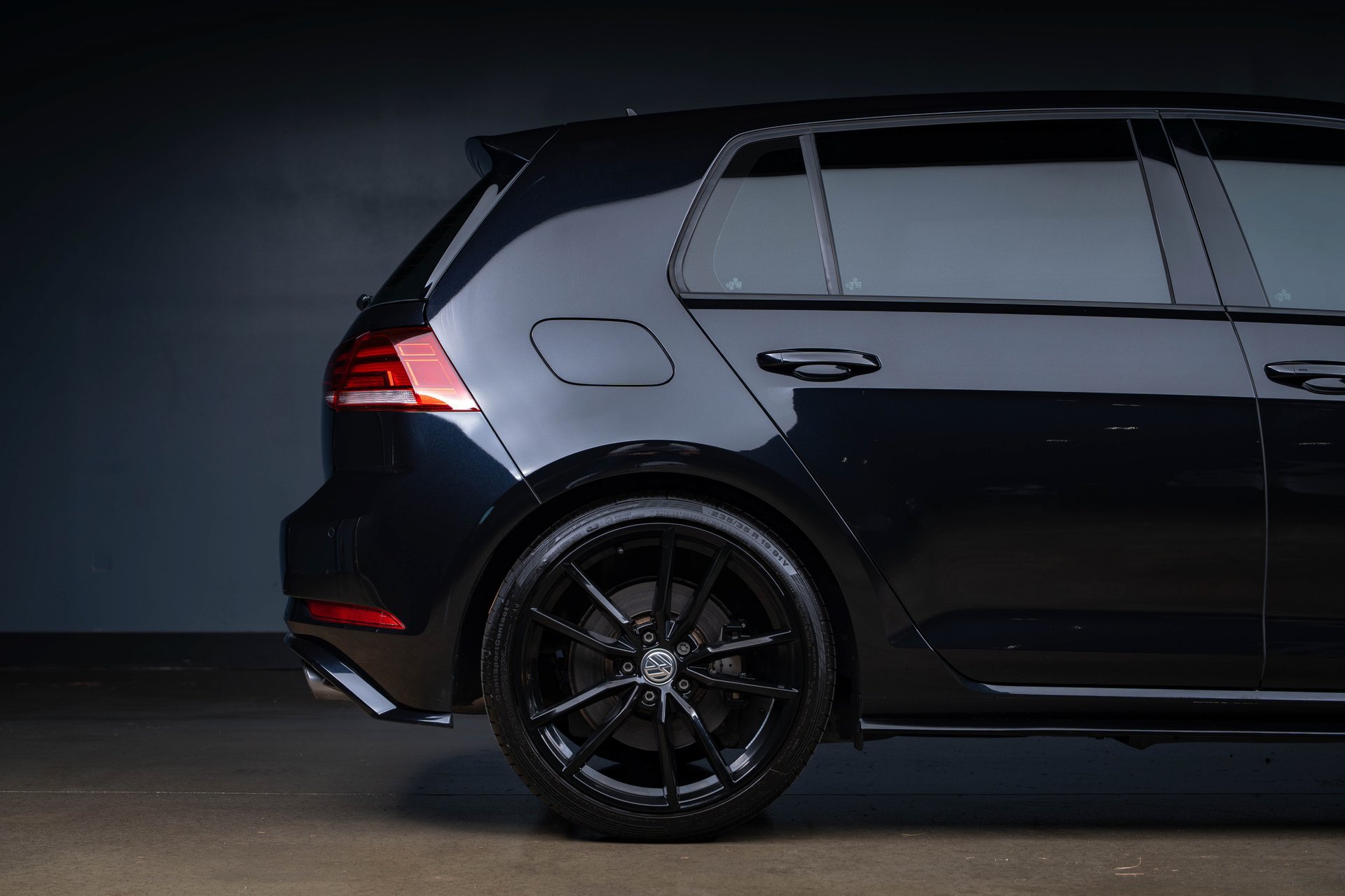 Used 2019 Volkswagen Golf R 4-Door AWD/4WD image 20