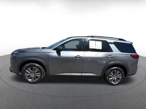Used 2025 Nissan Pathfinder SV FWD image 9