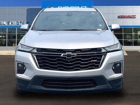 Used 2022 Chevrolet Traverse RS FWD image 2