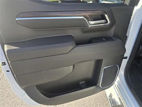 New 2026 GMC Sierra 1500 SLT image 12