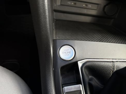 Used 2022 Volkswagen Taos S image 20