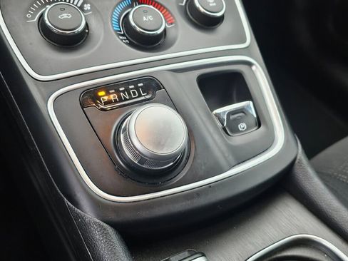 Used 2016 Chrysler 200 LX image 36