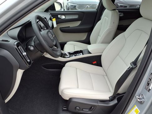 New 2026 Volvo XC40 B5 Plus w/ Protection Package Premier image 13