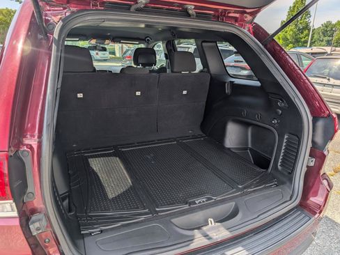 Used 2021 Jeep Grand Cherokee Laredo AWD/4WD image 6