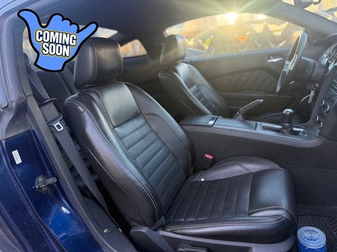 Used 2010 Ford Mustang Coupe RWD image 11