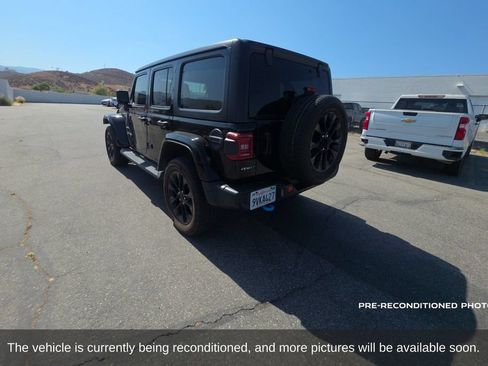 Used 2022 Jeep Wrangler Unlimited Sahara AWD/4WD image 8