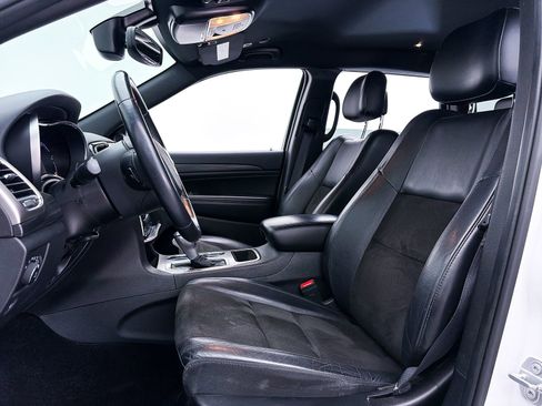 Used 2019 Jeep Grand Cherokee Altitude RWD image 13