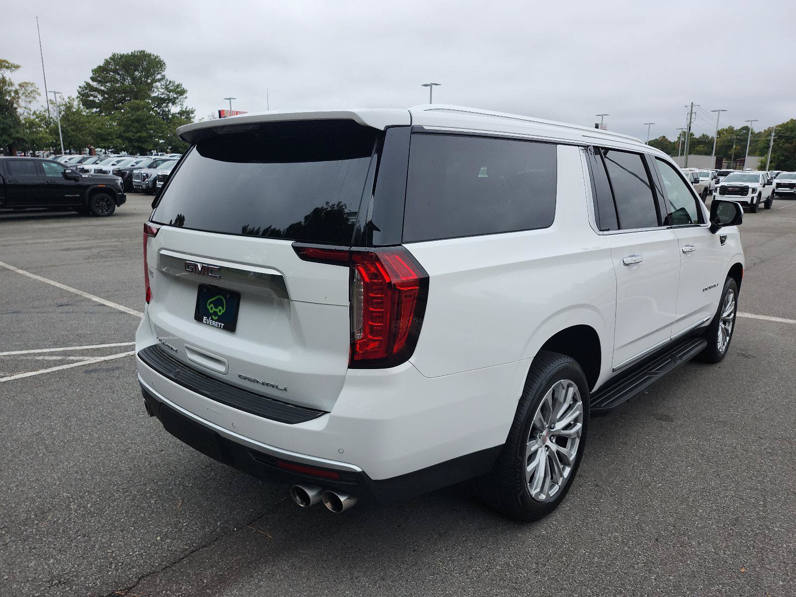 Certified 2024 GMC Yukon XL Denali w/ Max Trailering Package AWD/4WD image 3