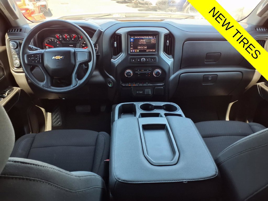 Used 2024 Chevrolet Silverado 1500 Custom AWD/4WD image 2