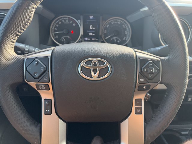 Used 2022 Toyota Tacoma SR5 RWD image 11