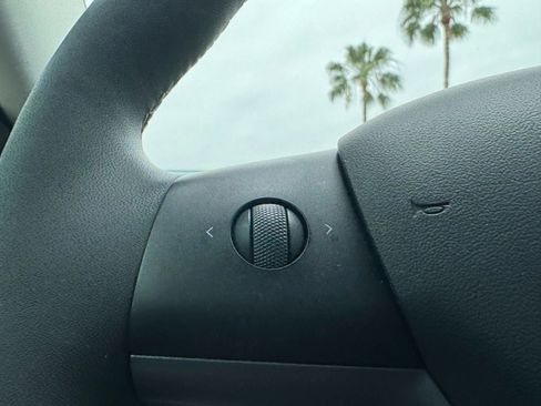 Used 2022 Tesla Model 3 Standard Range image 30