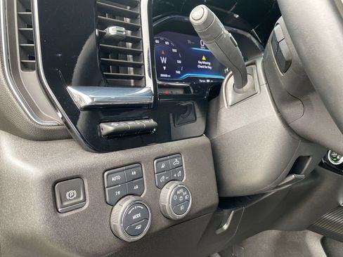 Used 2024 Chevrolet Silverado 3500 High Country w/ High Country Premium Package image 18