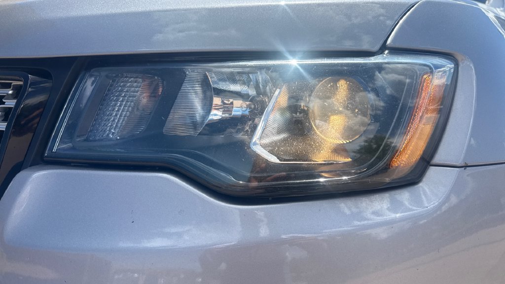 Used 2019 Jeep Grand Cherokee Altitude AWD/4WD image 17