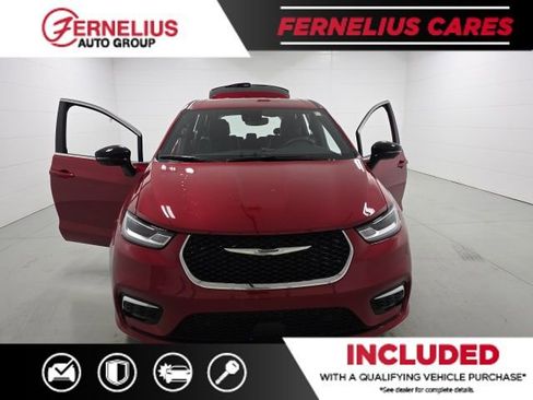 New 2026 Chrysler Pacifica Select image 8