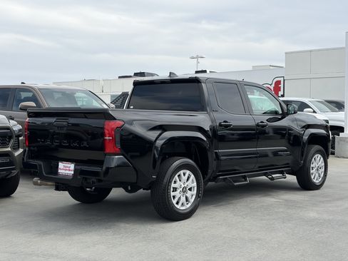 Certified 2024 Toyota Tacoma SR5 AWD/4WD image 3