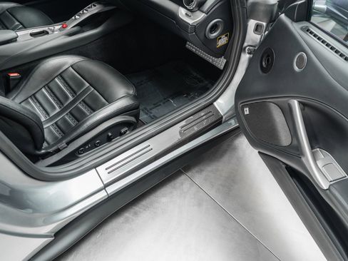 Used 2016 Ferrari F12 Berlinetta RWD image 31
