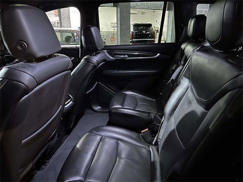 Used 2024 Cadillac XT6 Sport w/ Technology Package image 15