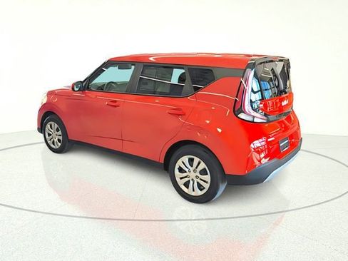 Certified 2024 Kia Soul LX FWD image 4