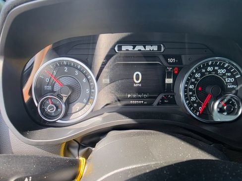Used 2023 RAM 1500 Laramie AWD/4WD image 16