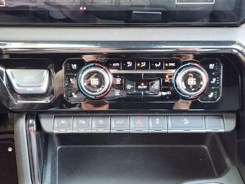 Used 2023 GMC Sierra 1500 AT4 w/ Technology Package image 16