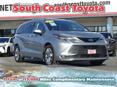 Used 2024 Toyota Sienna Platinum