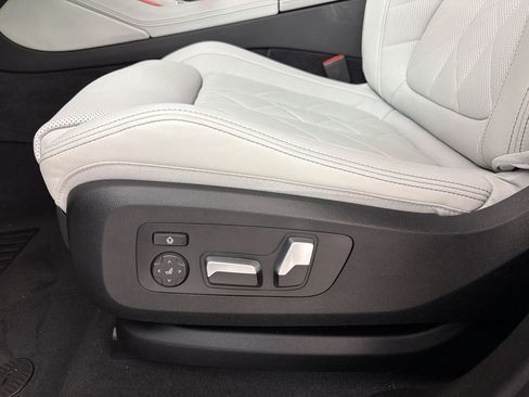 Used 2024 BMW X6 xDrive40i w/ M Sport Professional Package AWD/4WD image 15