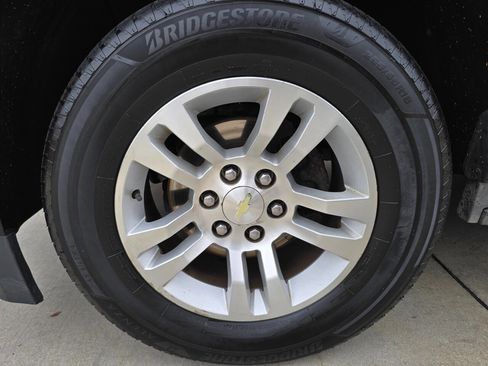 Used 2015 Chevrolet Suburban LT image 44