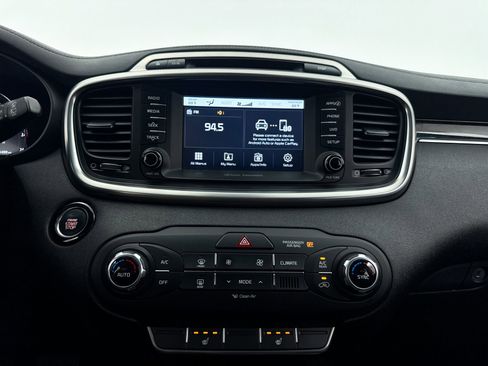 Used 2018 Kia Sorento EX image 26