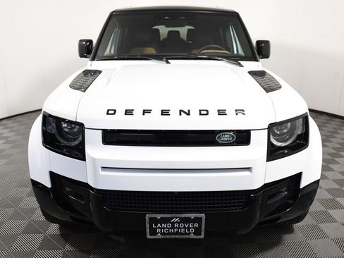 Used 2024 Land Rover Defender 130 X-Dynamic SE AWD/4WD image 10