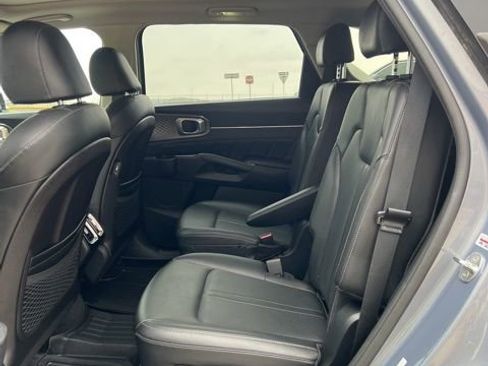 Used 2022 Kia Sorento SX image 10