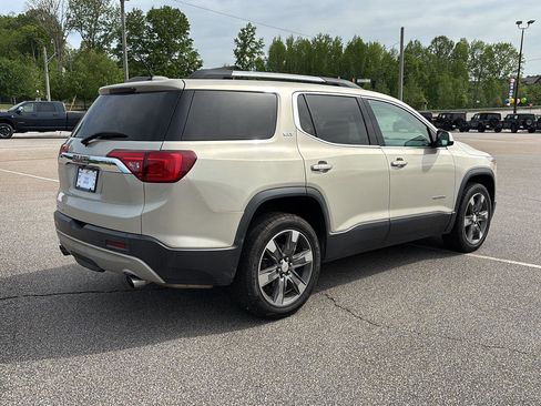 Used 2017 GMC Acadia SLT image 3