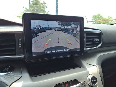 Used 2023 Ford Explorer XLT w/ Equipment Group 202A AWD/4WD image 22