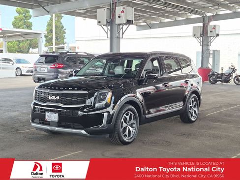 Used 2022 Kia Telluride EX w/ Towing Package FWD image 1