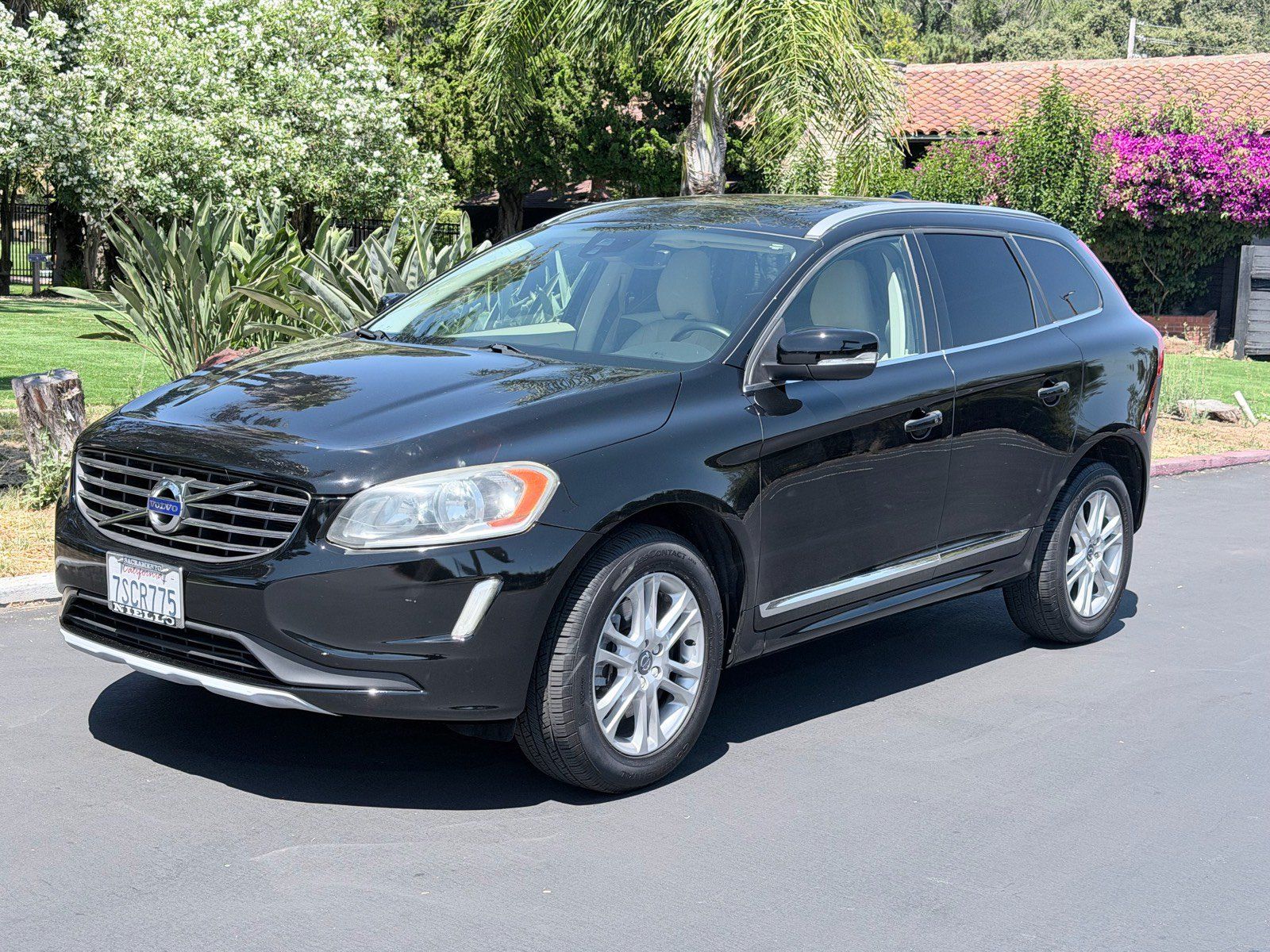 Used 2016 Volvo XC60 T5 Premier FWD image 1