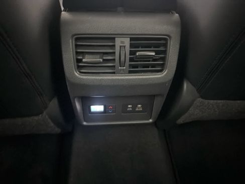 Used 2023 Nissan Rogue SL w/ SL Premium Package image 21